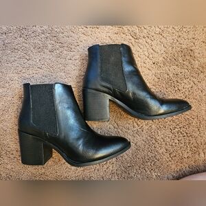 Nisolo Heeled Chelsea Boot Black Size 8